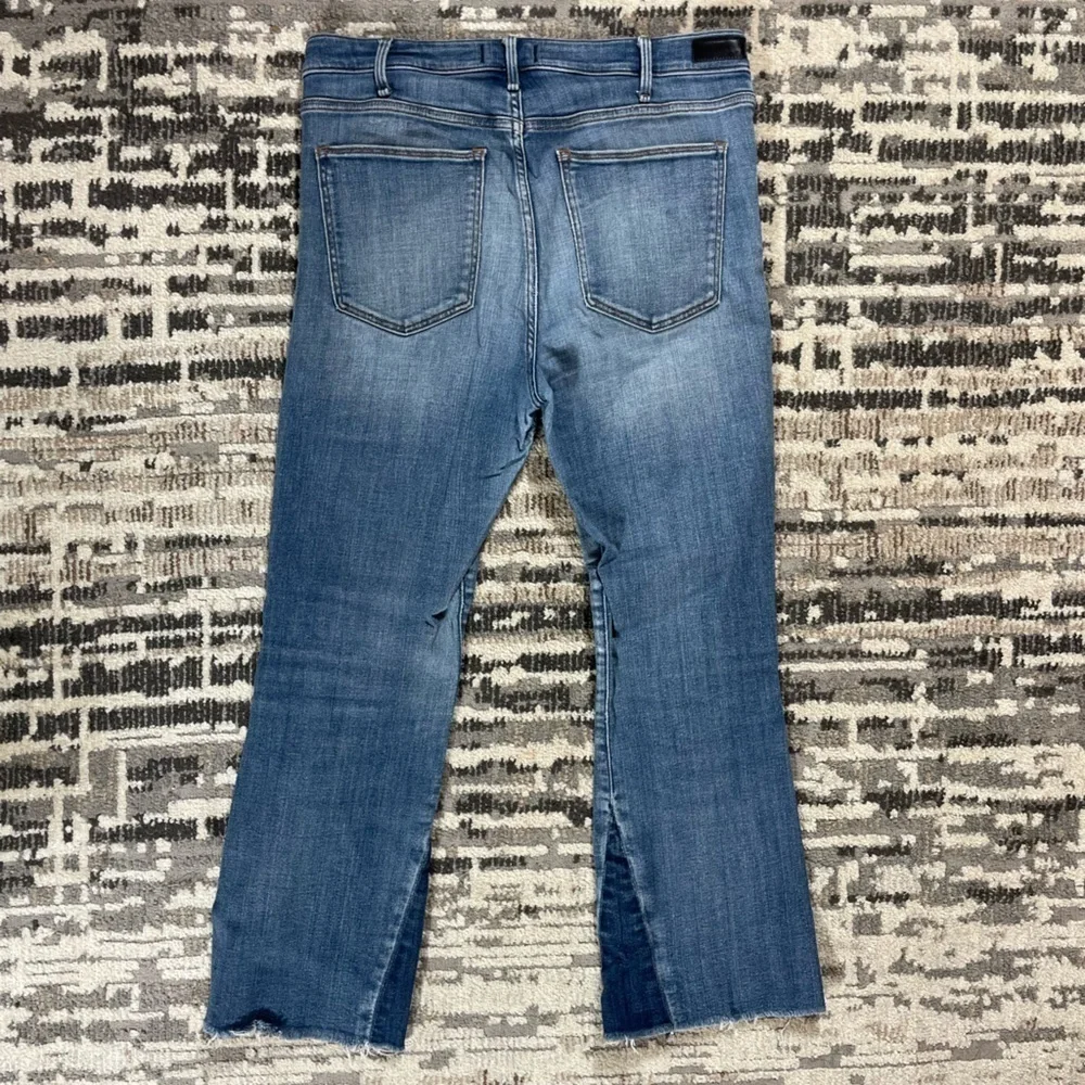 Abercrombie & Finch Simone Highrise Cropped Flare With Raw Hem Blue Cotton Jean - Picture 10 of 13